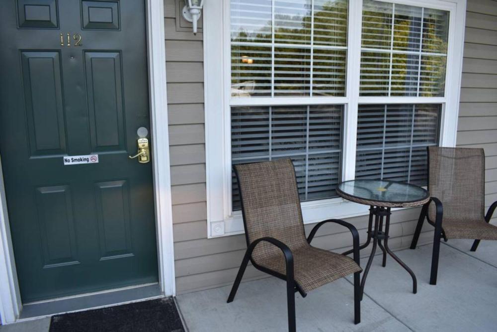 Colonial Crest 112 - Great location! - You can walk to town! condo